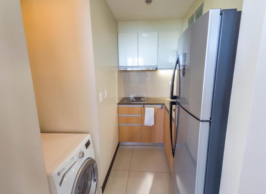 Mactan Newtown Condo With Free Airport Pickup Lapu-Lapu City Exterior photo