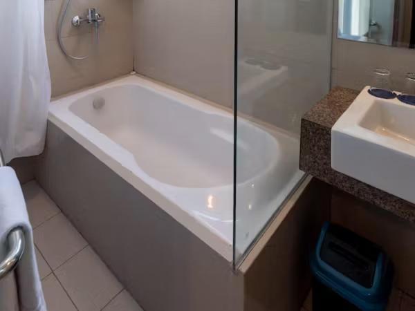 Mactan Newtown Condo With Free Airport Pickup Lapu-Lapu City Exterior photo